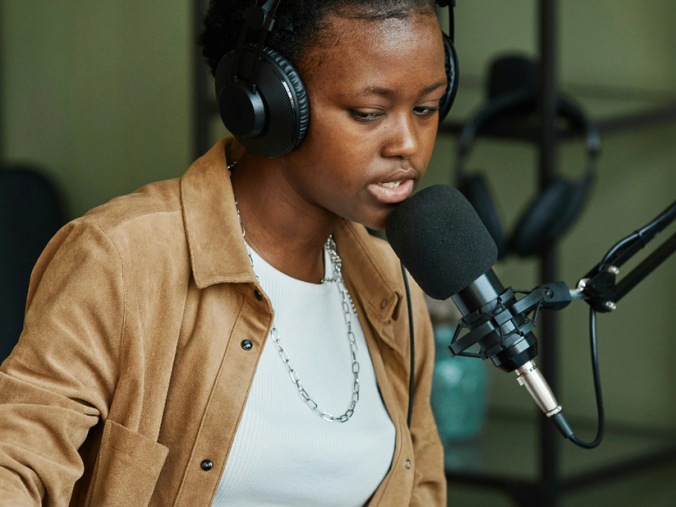 Elisabeth simmons tells her story of growing up in chaos